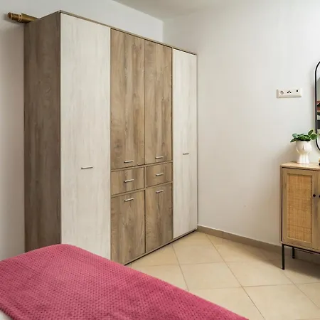 Naxos Chora Modern Dream Apt With Jacuzzi & Patio *
