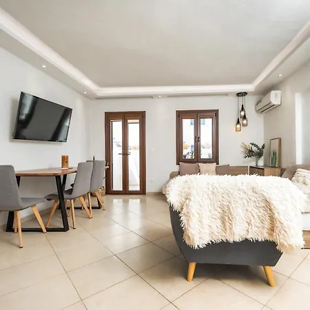 Naxos Chora Modern Dream Apt With Jacuzzi & Patio Naxos City