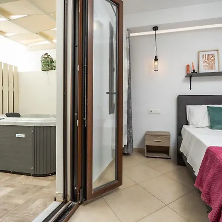 Naxos Chora Modern Dream Apt With Jacuzzi & Patio Naxos City